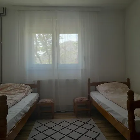 Emina Apartment *
